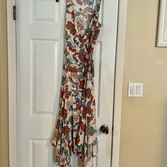 NWOT Vici Floral Wrap Maxi Dress, fits like Small - Picture 3 of 9